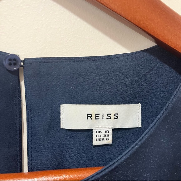 Reiss Satin Crop Top with Pleat Navy Minimalist Career Capsule Wardrobe Size 6 - Picture 4 of 6